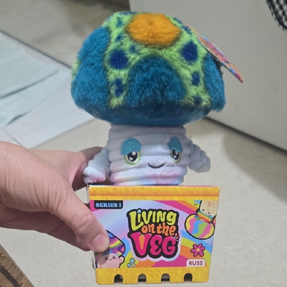 Russ Living on the Veg Blue and Orange Plush Toy - Picture 1 of 14